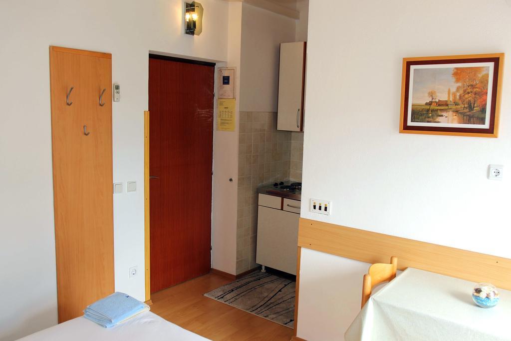 Apartments J&R Babara Biograd Na Moru Exterior photo