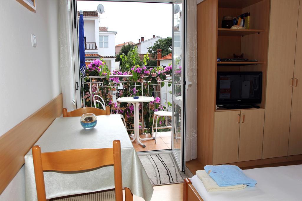 Apartments J&R Babara Biograd Na Moru Room photo